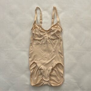 SKIMS (B11) SEAMLESS SCULPT BRIEF BODYSUIT NWOT SIZE S/M